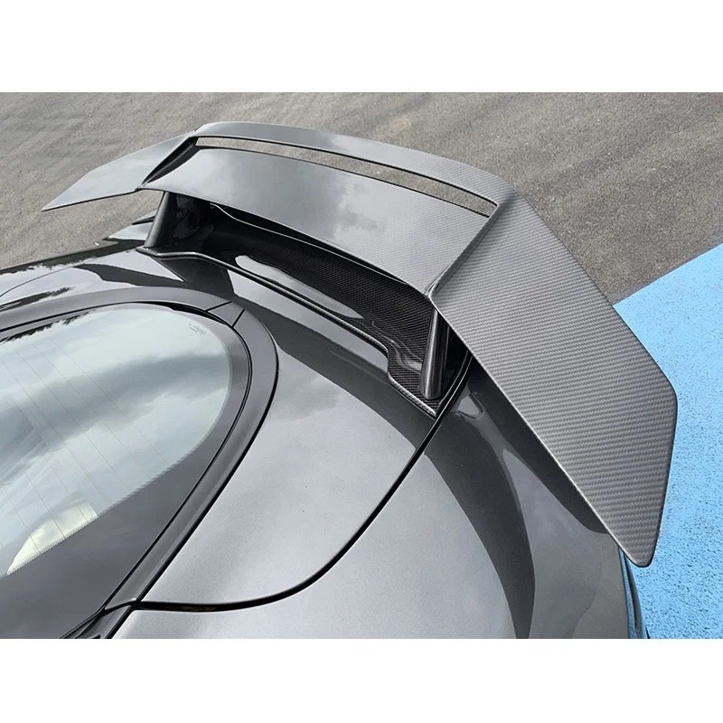 High Quality Factory Price Perfect Fit of Dry Carbon Fiber Rear Spoiler Wing for GT
